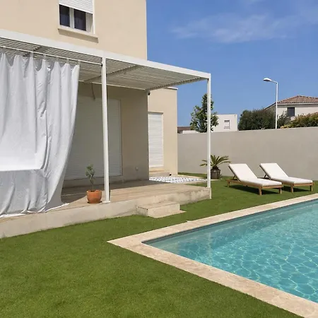 4-bedroom Pool Near Nimes And Arles Tatil Evi Bellegarde (Gard)